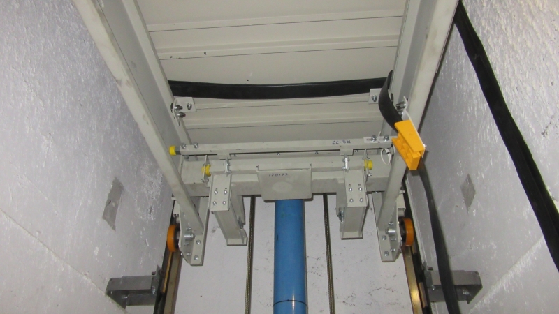 triplex_yu_lift_veliko_gradiste_mornar_1.JPG
